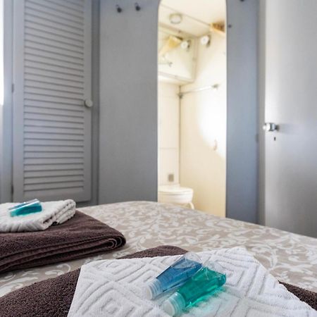 Boat Accommodations Barcelona سان أدريان دي بيزوس المظهر الخارجي الصورة