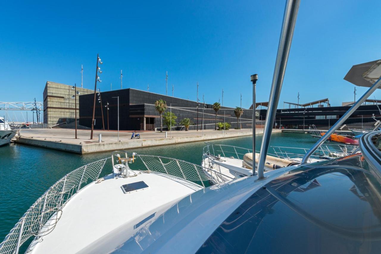 Boat Accommodations Barcelona سان أدريان دي بيزوس المظهر الخارجي الصورة
