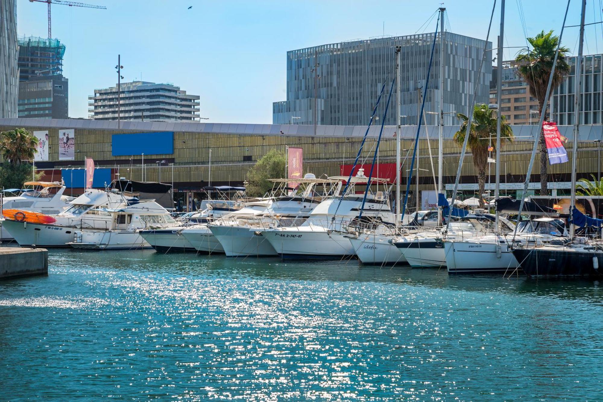 Boat Accommodations Barcelona سان أدريان دي بيزوس المظهر الخارجي الصورة