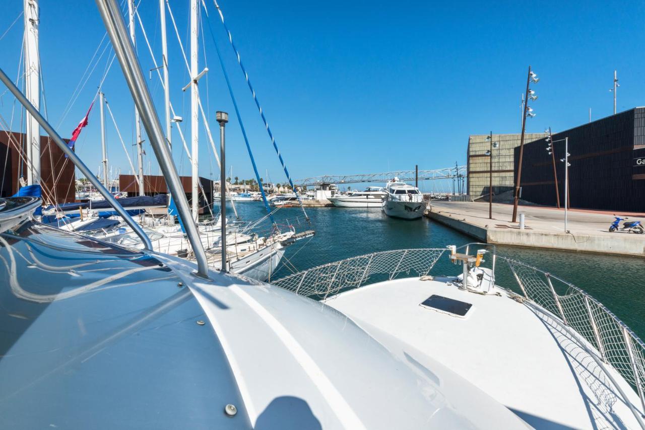 Boat Accommodations Barcelona سان أدريان دي بيزوس المظهر الخارجي الصورة
