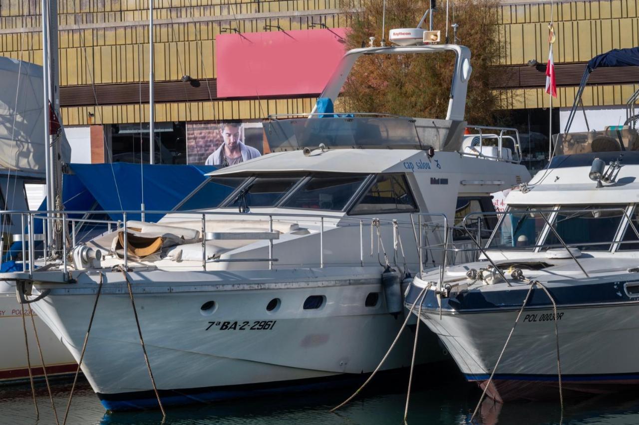 Boat Accommodations Barcelona سان أدريان دي بيزوس المظهر الخارجي الصورة
