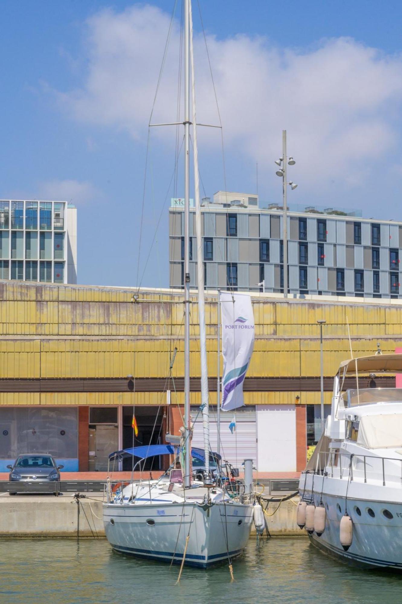 Boat Accommodations Barcelona سان أدريان دي بيزوس المظهر الخارجي الصورة