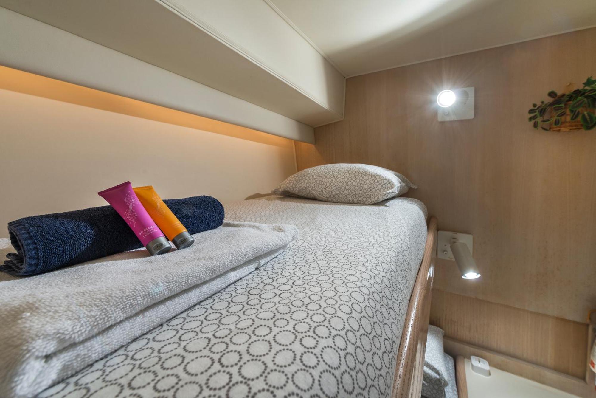 Boat Accommodations Barcelona سان أدريان دي بيزوس الغرفة الصورة