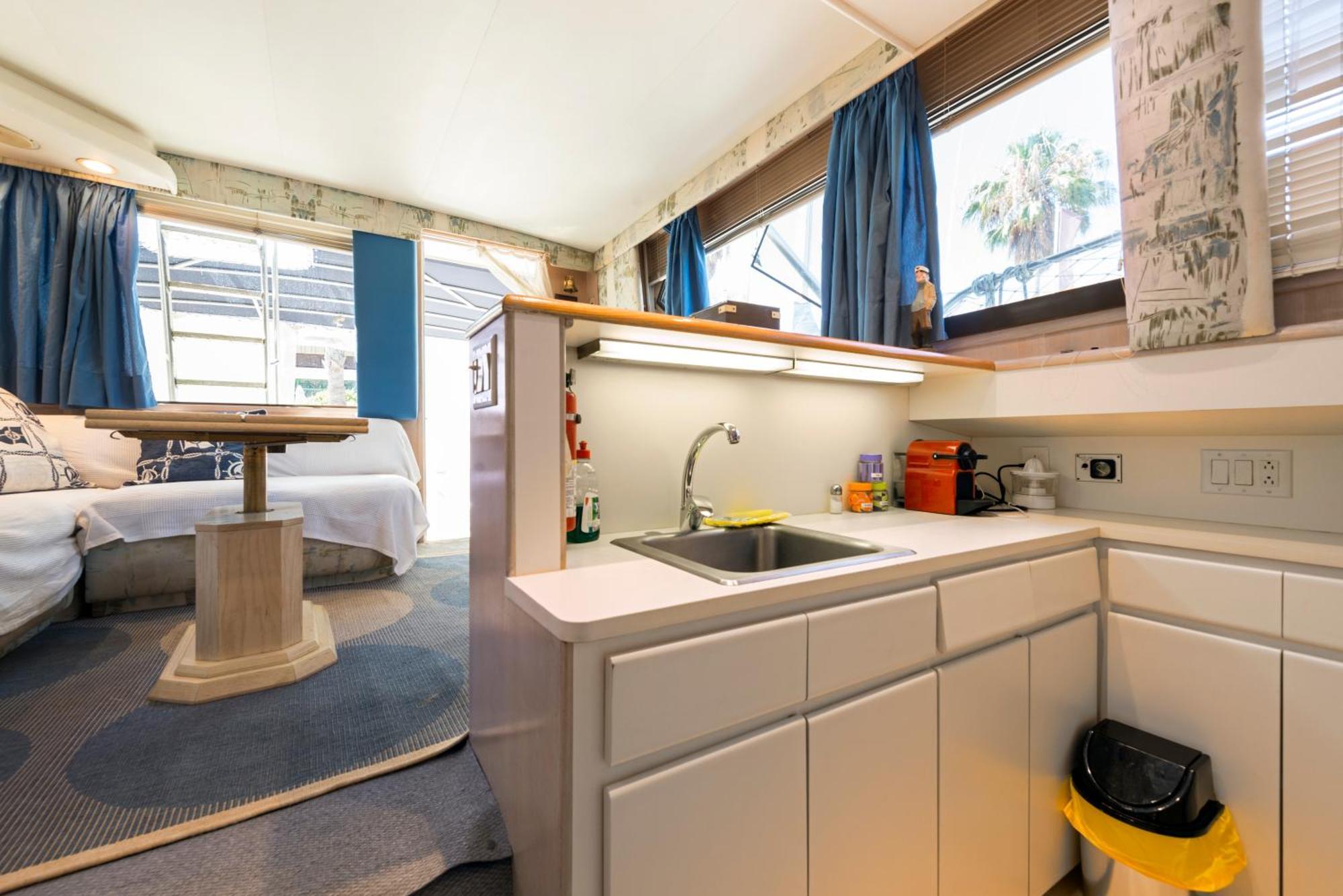 Boat Accommodations Barcelona سان أدريان دي بيزوس الغرفة الصورة