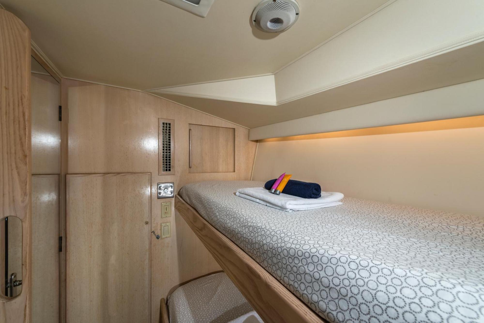 Boat Accommodations Barcelona سان أدريان دي بيزوس الغرفة الصورة